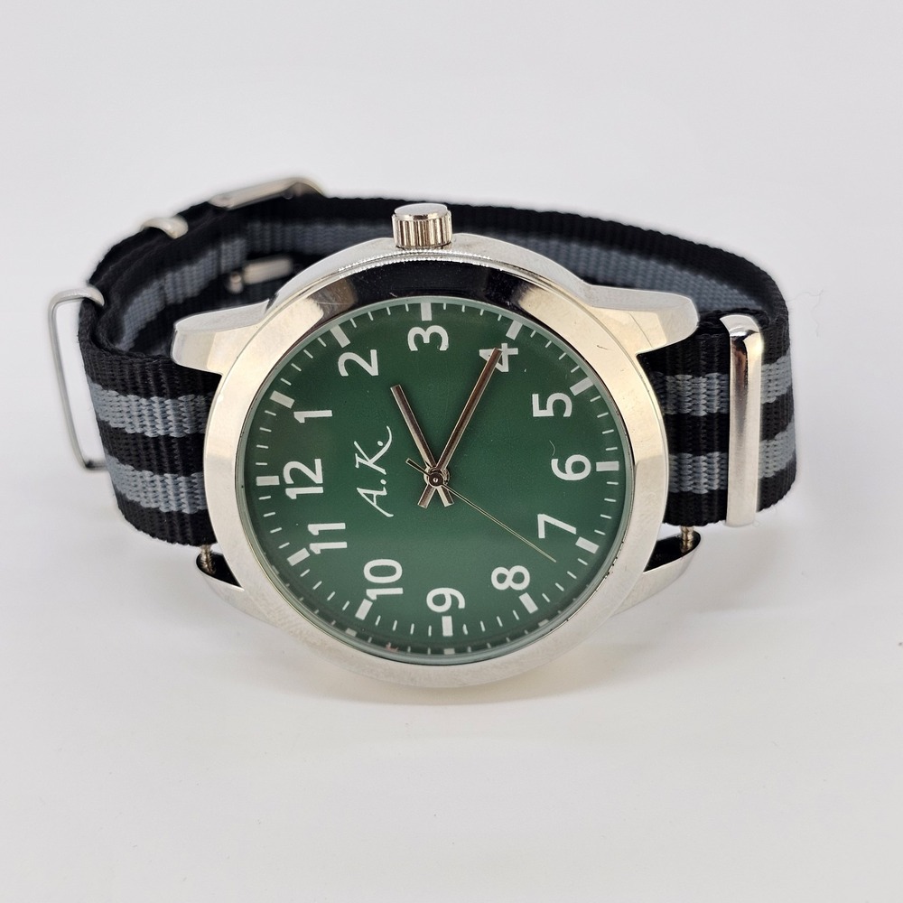 Men's Analog Watch 41MM Green Dial NEW Black Gray Canvas Band NEW Battery - Picture 5 of 12